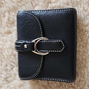 Great Dooney & Bourke Compact Black Leather Snap Tri-fold Wallet 🖤❤️